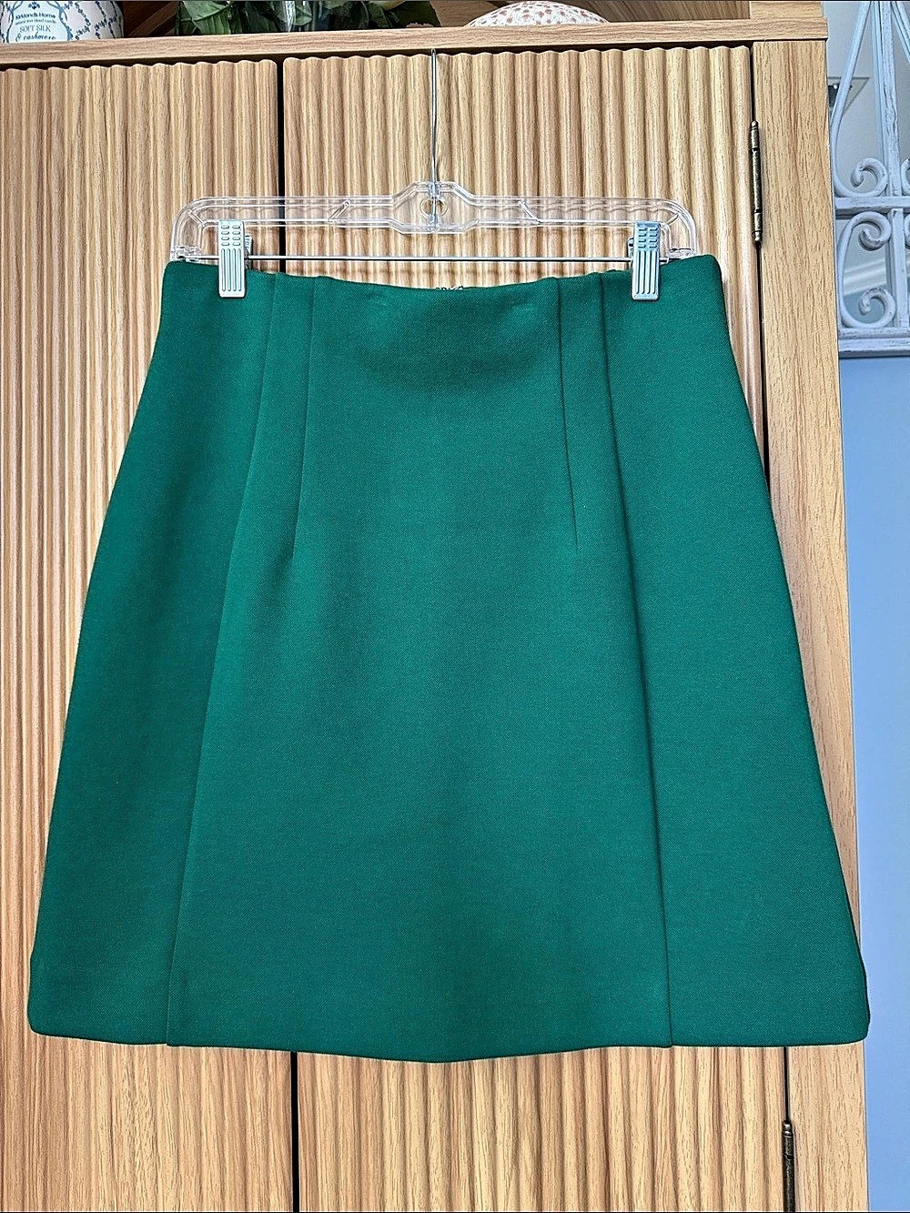 Ann Taylor A-Line Skirt in Green Size 4 Like New